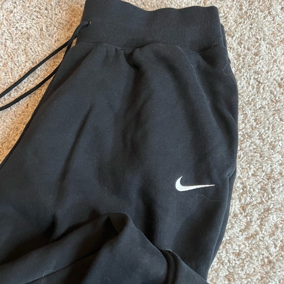 Black Nike Joggers - Picture 3 of 8